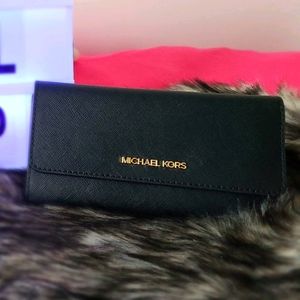 MK JET SET BLACK TRIFOLD WALLET